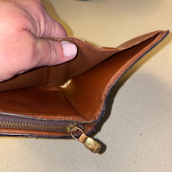 Louis Vuitton Wallet - Picture 3 of 13